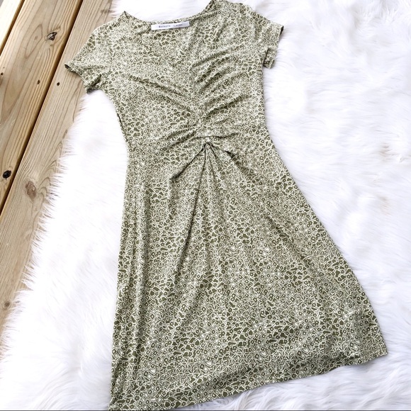 Athleta Dresses & Skirts - Athleta Knee Length Short Sleeve Green Dress